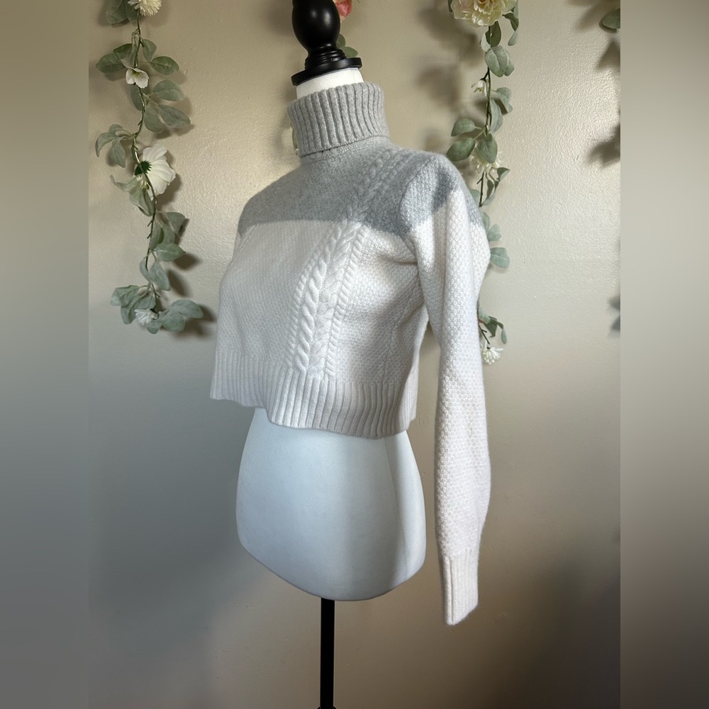 ATM ANTHONY THOMAS MELILLO
Two-tone cable-knit wool turtleneck sweater - Picture 6 of 12